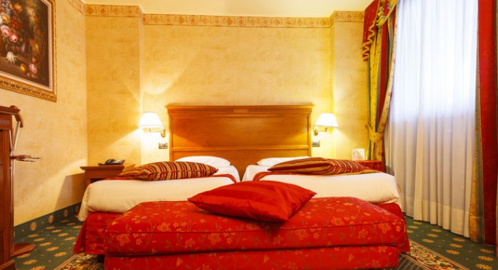 Hotel Cristallo, Sestriere ski chalet, image 3